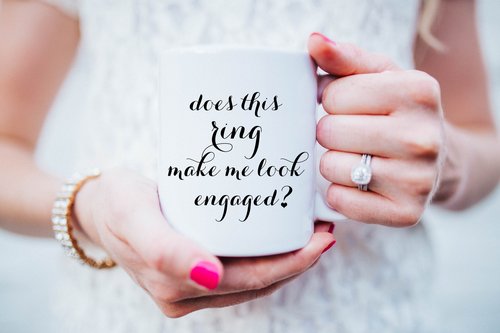 Je suis fiancée, now what?
